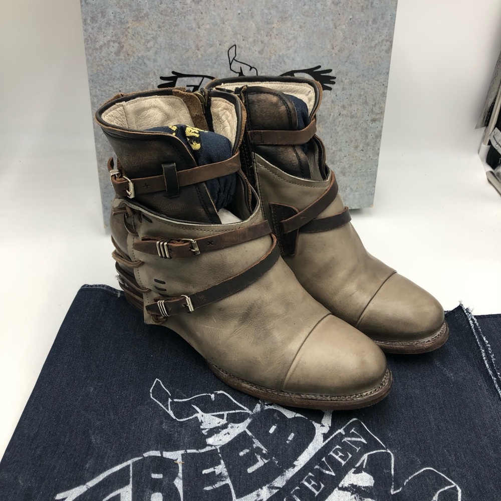 FREEBIRD By Steven - Gray Crue Leather Ankle Boots
